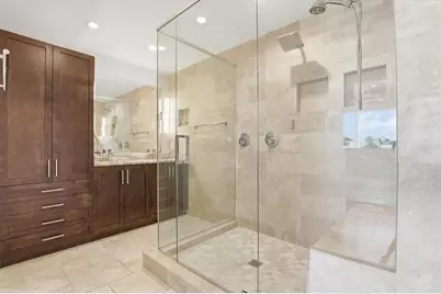 6537 Cape Hatteras Way NE #4, Saint Petersburg, FL 33702 - Photo 9