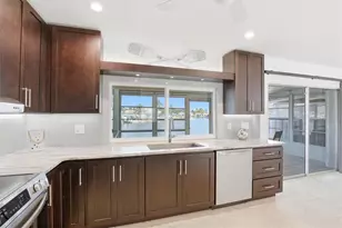 6537 Cape Hatteras Way NE, Saint Petersburg, FL 33702 - Photo 27