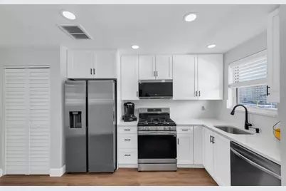 6025 Shore Boulevard S #405, Gulfport, FL 33707 - Photo 13