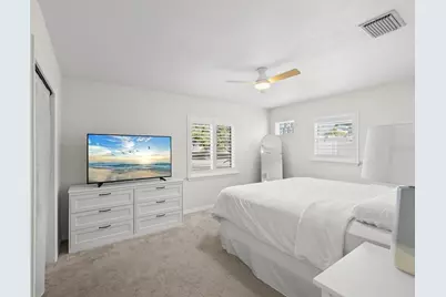 5330 26th Avenue N, Saint Petersburg, FL 33710 - Photo 5