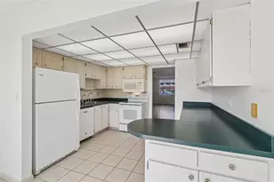 5095 Bay St NE, Saint Petersburg, FL 33703 - Photo 5