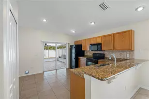 7924 Carriage Pointe Dr, Gibsonton, FL 33534 - Photo 13