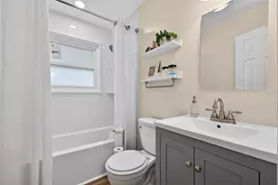 1246 37th Ave N, Saint Petersburg, FL 33704 - Photo 17