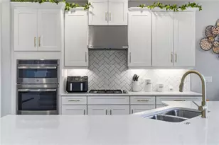 4939 Los Robles Ct, Palmetto, FL 34221 - Photo 9