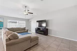 16902 Peaceful Valley Dr, Wimauma, FL 33598 - Photo 9