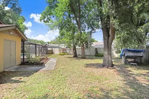 504 Triple Crown Ct, Seffner, FL 33584 - Photo 47