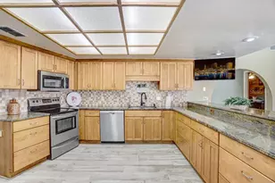 504 Triple Crown Ct, Seffner, FL 33584 - Photo 5