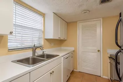 200 Country Club Drive #701, Largo, FL 33771 - Photo 5