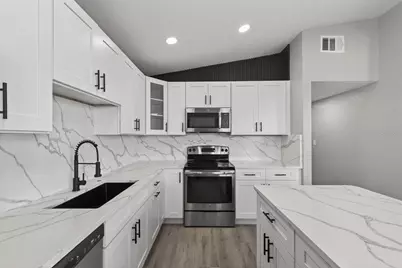 4503 W Clifton Street, Tampa, FL 33614 - Photo 5