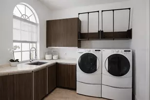 17008 Madres De Avila, Tampa, FL 33613 - Photo 35