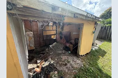 9590 NW 33rd Avenue, Miami, FL 33147 - Photo 39