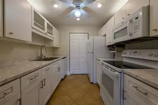 1215 16th Cir SE, Largo, FL 33771 - Photo 9