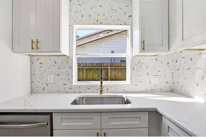 10217 N Pawnee Avenue, Tampa, FL 33617 - Photo 19