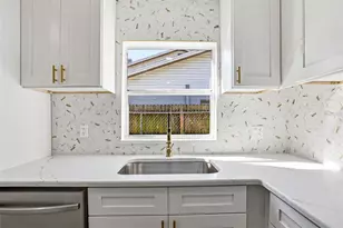 10217 N Pawnee Ave, Tampa, FL 33617 - Photo 19