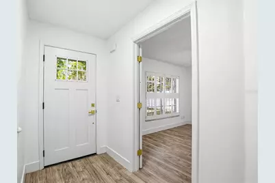 10217 N Pawnee Avenue, Tampa, FL 33617 - Photo 7