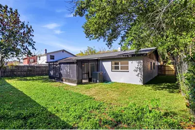 10217 N Pawnee Avenue, Tampa, FL 33617 - Photo 51