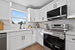 13690 87th Pl N, Seminole, FL 33776 - Photo 11