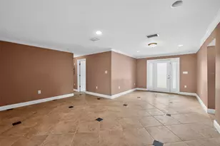 3302 River Cove Dr, Tampa, FL 33614 - Photo 9