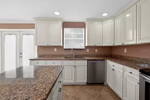 3302 River Cove Dr, Tampa, FL 33614 - Photo 19