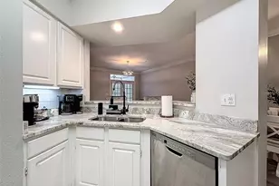 1203 Bay Club Cir, Tampa, FL 33607 - Photo 21