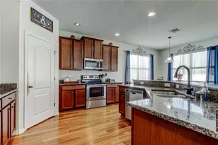 30623 Casewell Pl, Wesley Chapel, FL 33545 - Photo 9