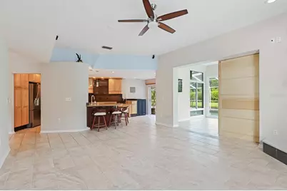 5208 Laurel Pointe Drive, Valrico, FL 33596 - Photo 11