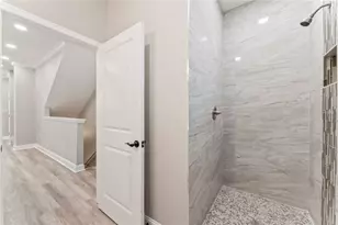 809 W Linebaugh Ave, Tampa, FL 33612 - Photo 11