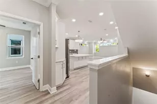 809 W Linebaugh Ave, Tampa, FL 33612 - Photo 9