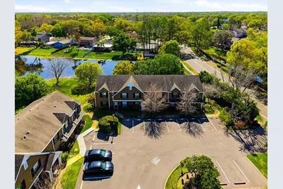 16511 Lake Brigadoon Circle, Tampa, FL 33618 - Photo 5