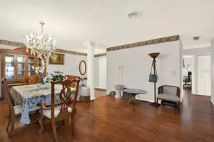 8186 Terrace Garden Dr N, Saint Petersburg, FL 33709 - Photo 11