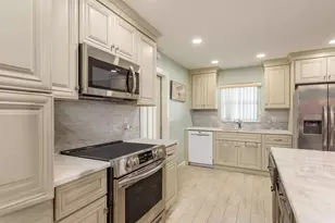 3305 Gorse Ct, Palm Harbor, FL 34684 - Photo 7