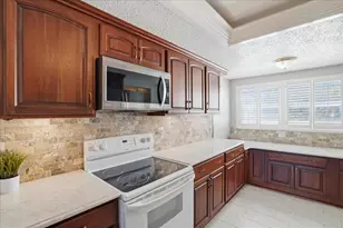 1847 Shore Dr S, South Pasadena, FL 33707 - Photo 9