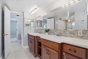 1847 Shore Dr S, South Pasadena, FL 33707 - Photo 13