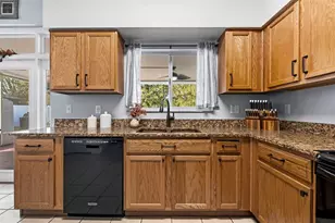 31001 Midtown Ct, Wesley Chapel, FL 33545 - Photo 17