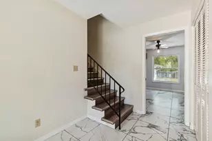 2027 Park St N, Saint Petersburg, FL 33710 - Photo 11