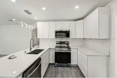 318 Bath Street, Tarpon Springs, FL 34689 - Photo 11