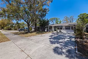 737 62nd Ave N, Saint Petersburg, FL 33702 - Photo 3