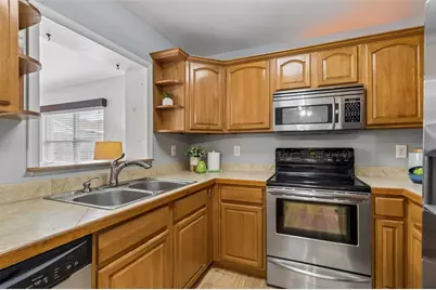 541 5th Street SE, Largo, FL 33771 - Photo 7