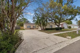 541 5th St SE, Largo, FL 33771 - Photo 25