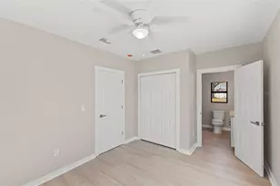 3901 45th Ave N, Saint Petersburg, FL 33714 - Photo 17