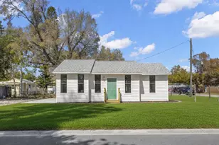 3901 45th Ave N, Saint Petersburg, FL 33714 - Photo 1