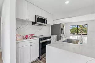 1023 Deer Run, Venice, FL 34293 - Photo 7