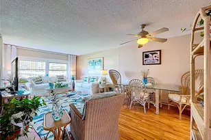 4650 Cove Cir, Saint Petersburg, FL 33708 - Photo 9