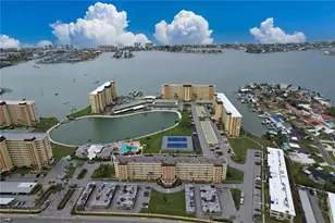 4650 Cove Cir, Saint Petersburg, FL 33708 - Photo 29