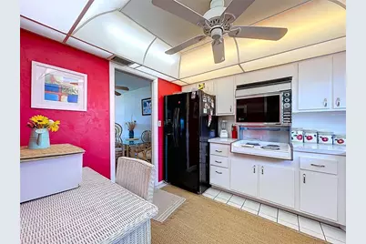 4650 Cove Circle #209, Saint Petersburg, FL 33708 - Photo 5