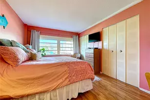 4650 Cove Cir, Saint Petersburg, FL 33708 - Photo 11