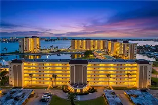 4650 Cove Cir, Saint Petersburg, FL 33708 - Photo 1