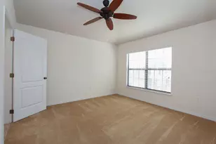 16433 Kingletridge Ave, Lithia, FL 33547 - Photo 9