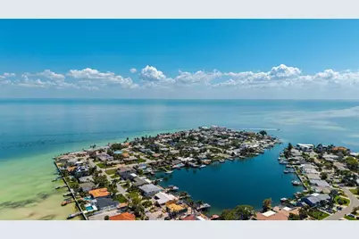 2540 E Bay Isle Drive SE, Saint Petersburg, FL 33705 - Photo 5