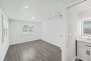 318 Bath St, Tarpon Springs, FL 34689 - Photo 23